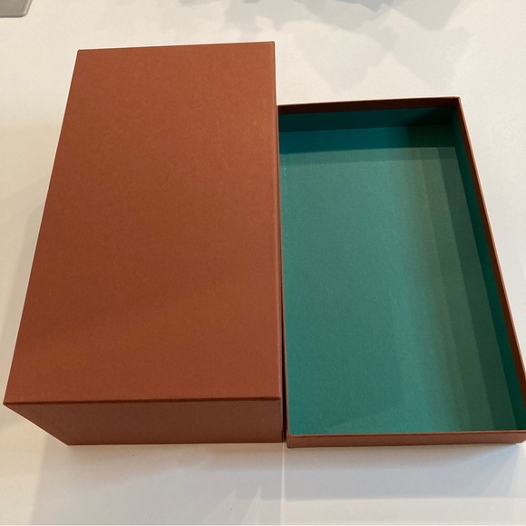 EMPTY Authentic Loro Piana Box - Picture 5 of 8